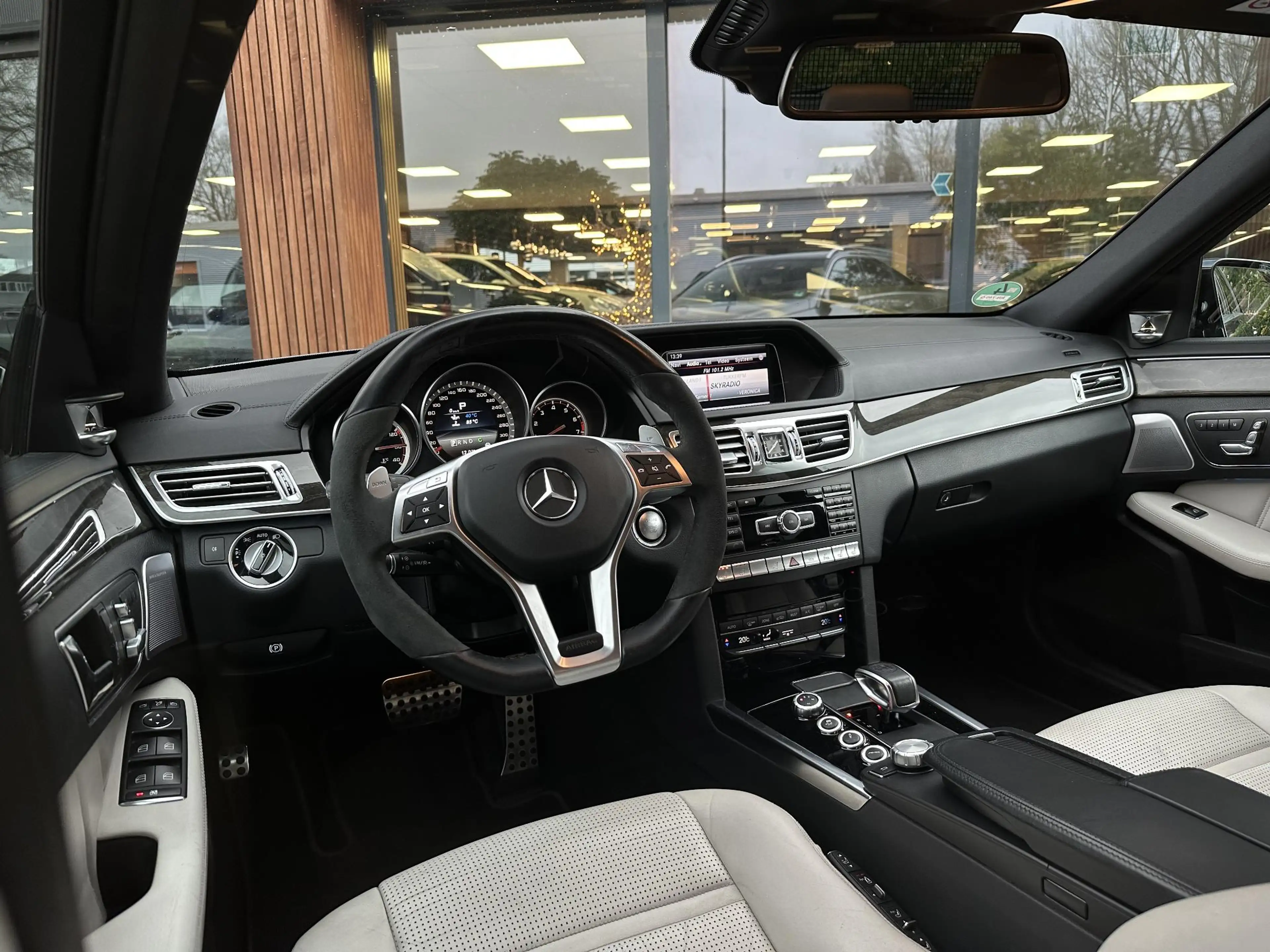 Mercedes-Benz E 63 AMG Estate S 4MATIC Adapt. Cruise B&O Nappa Leder Mult — photo 2