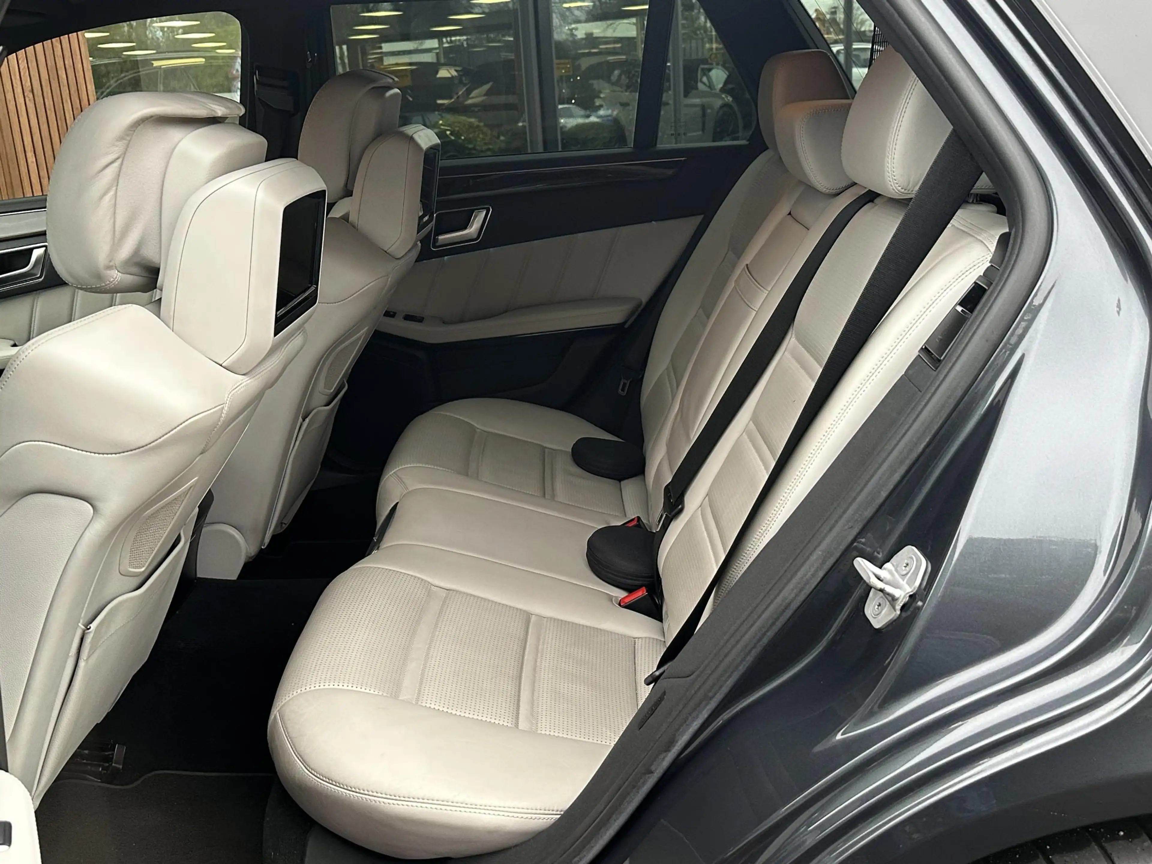 Mercedes-Benz E 63 AMG Estate S 4MATIC Adapt. Cruise B&O Nappa Leder Mult — photo 12