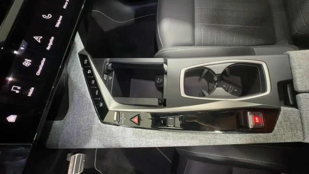Peugeot 3008 1.2 hybrid GT 145cv e-dcs6, миниатюра 19