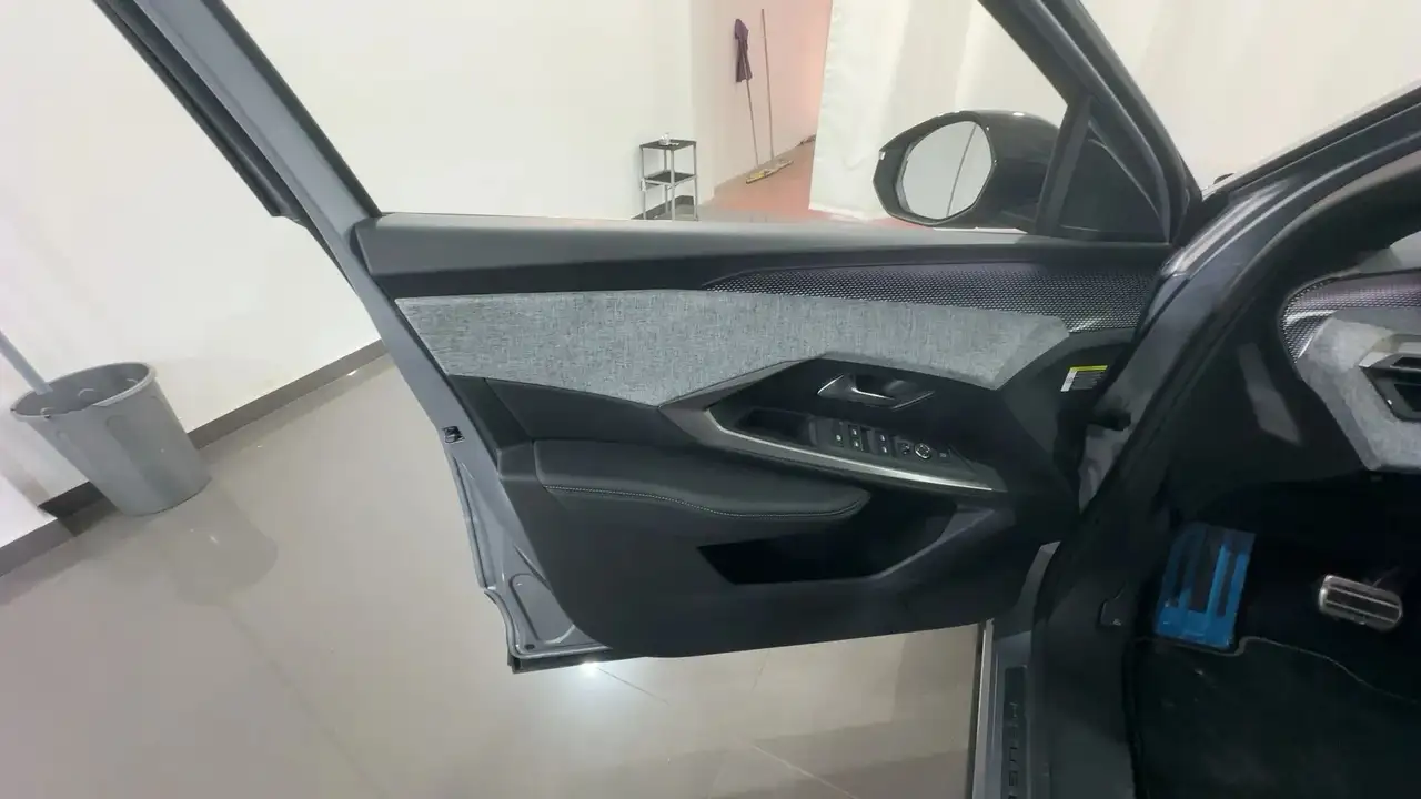 Peugeot 3008 1.2 hybrid GT 145cv e-dcs6, миниатюра 11