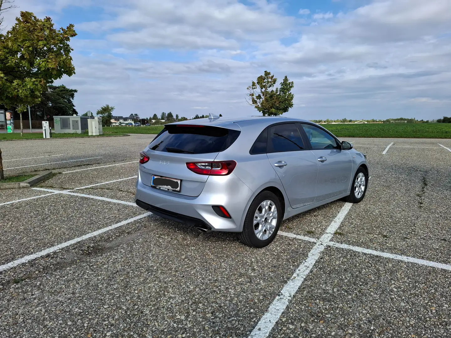 Kia Ceed / cee'd ceed 1,0 T-GDI GPF Titan (Garantie bis 1/2029) Silber - 2