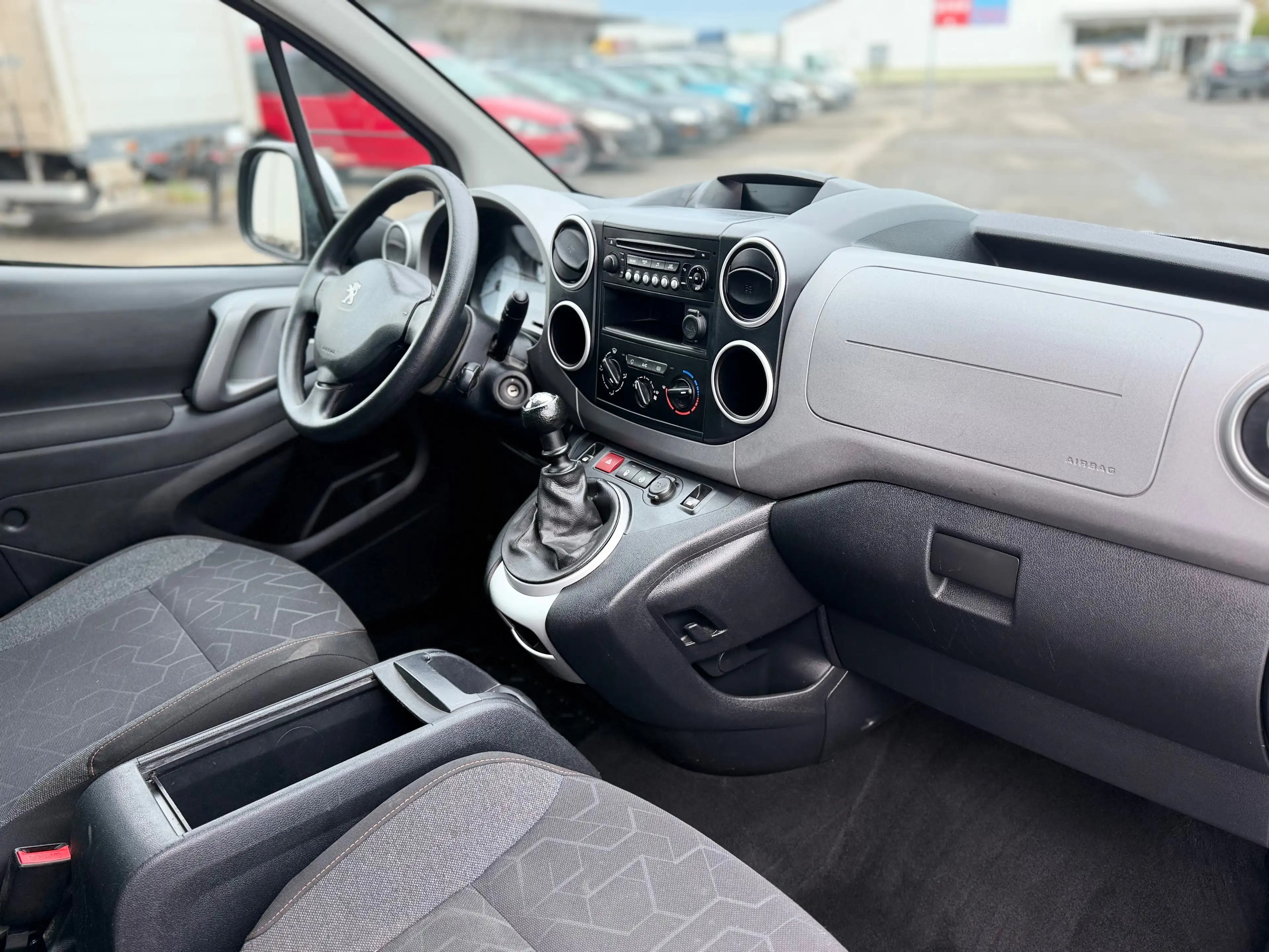 Peugeot Partner Active — photo 8