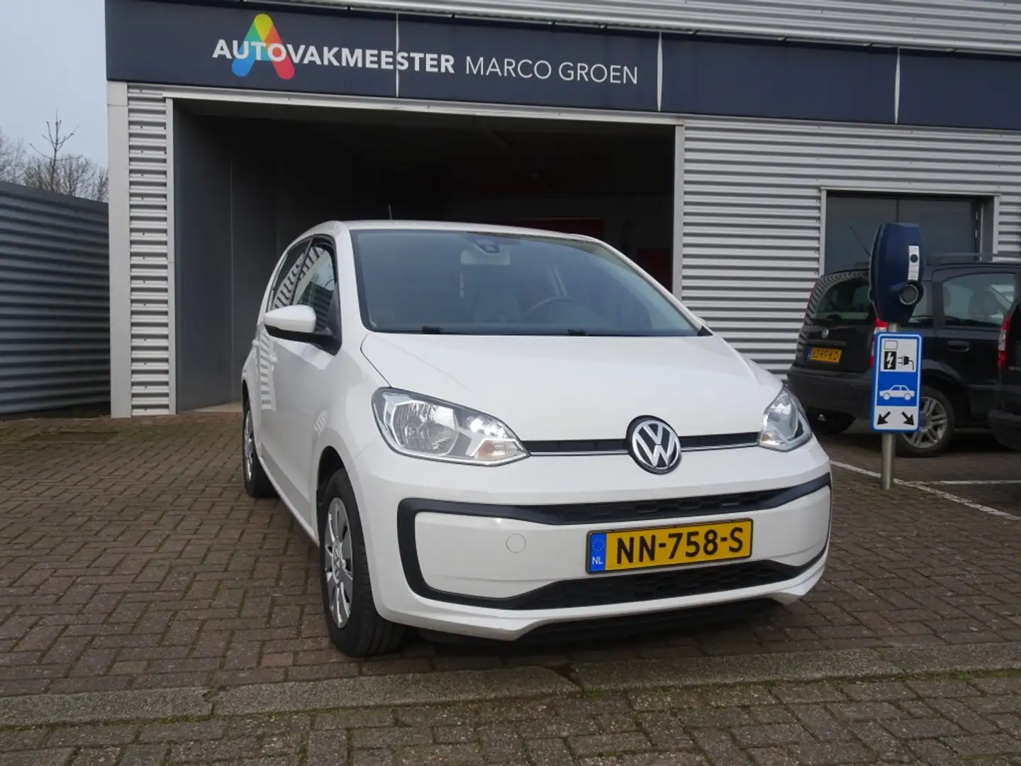 Volkswagen up! 1.0 BMT move up! Blanc - 1