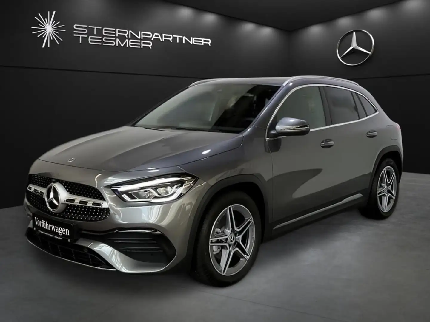 Mercedes-Benz GLA 200 d AMG, Kamera, AHK, CarPlay, LED, PDC Grau - 1