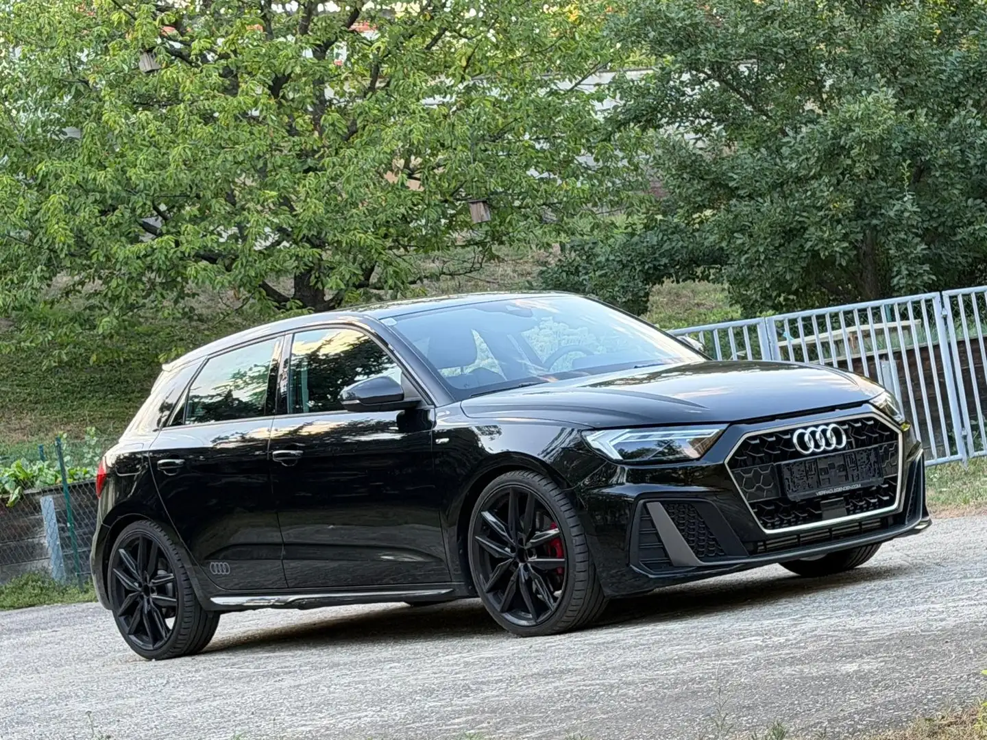 Audi A1 SB 40 TFSI S-line S-tronic Schwarz - 1