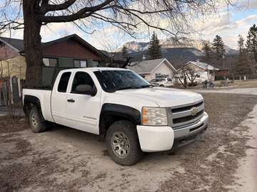 4WD Ext Cab 143.5  LT