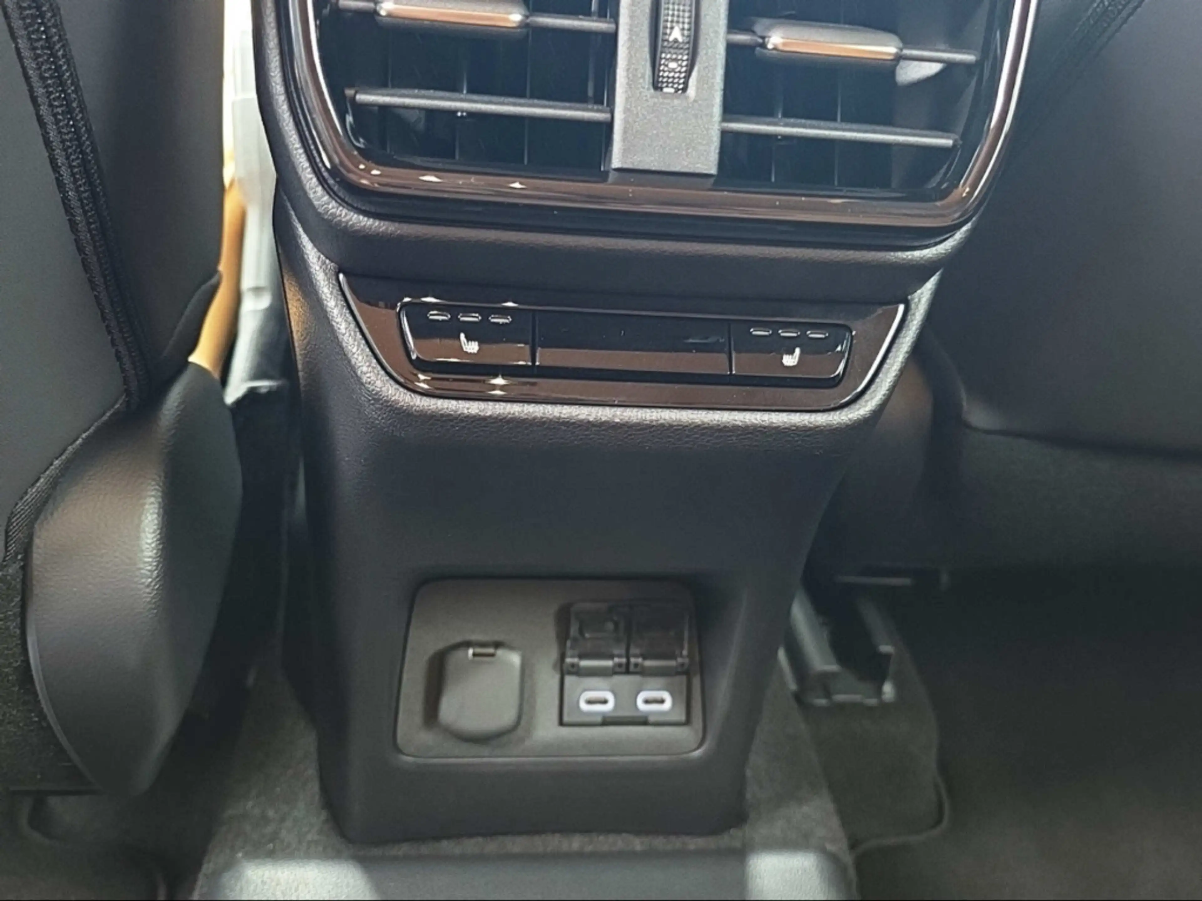 Lexus NX 450h+ LUXURY PHEV AWD Klimasitze Temp LED Keyless Spurha — photo 15