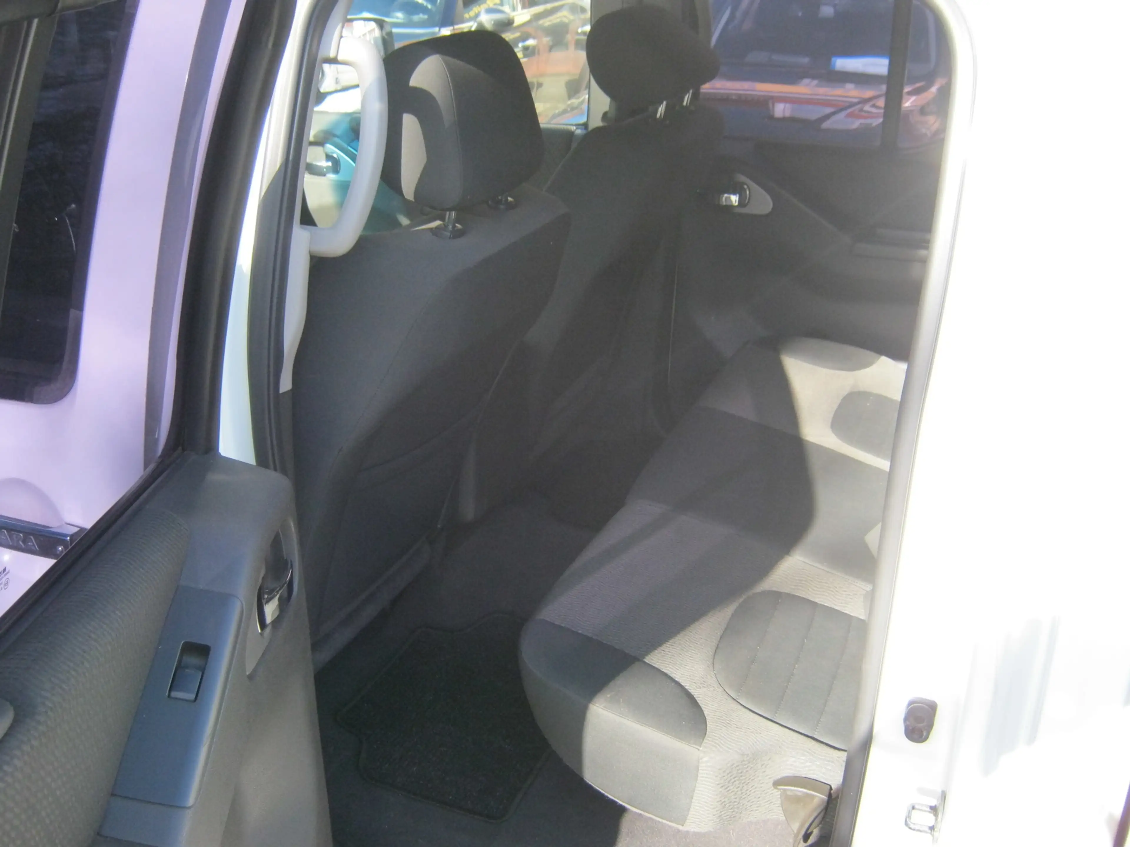 Nissan Navara 2.5 dCi Double Cab LKW-ZUL./TOPZUSTAND ! — photo 10