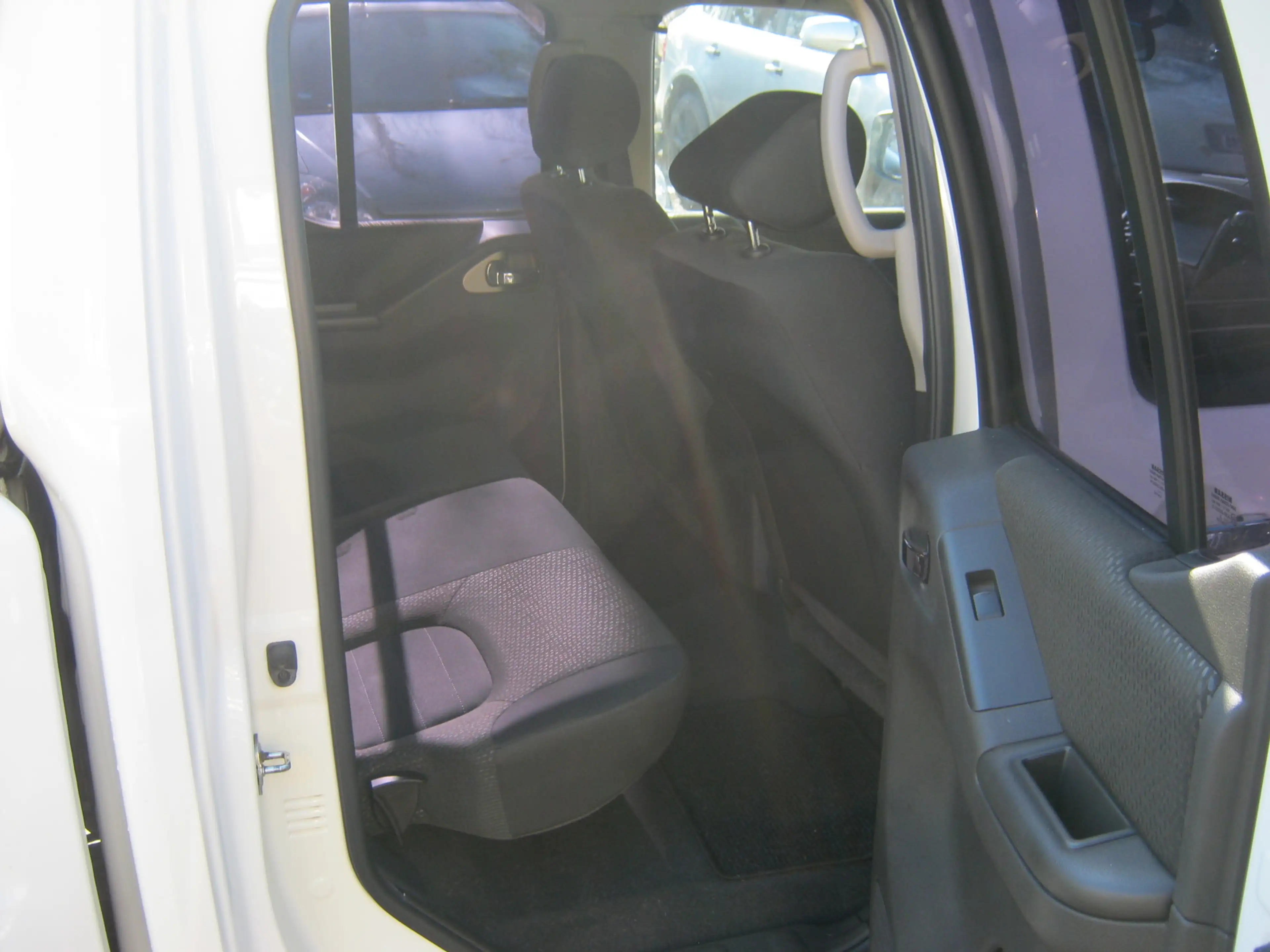 Nissan Navara 2.5 dCi Double Cab LKW-ZUL./TOPZUSTAND ! — photo 9