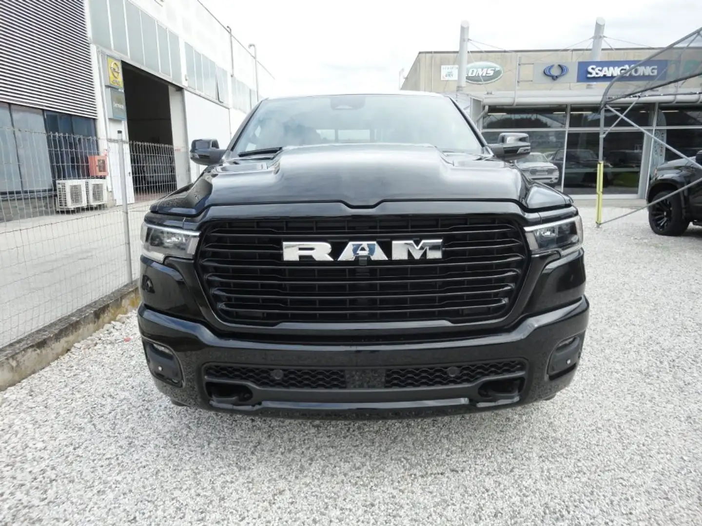 Dodge RAM 1500 3.0L I6 Hurricane LARAMIE SPORT - Pronta Zwart - 2