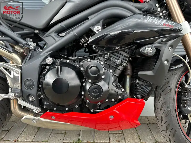 Triumph Speed Triple 1050 - foto 7