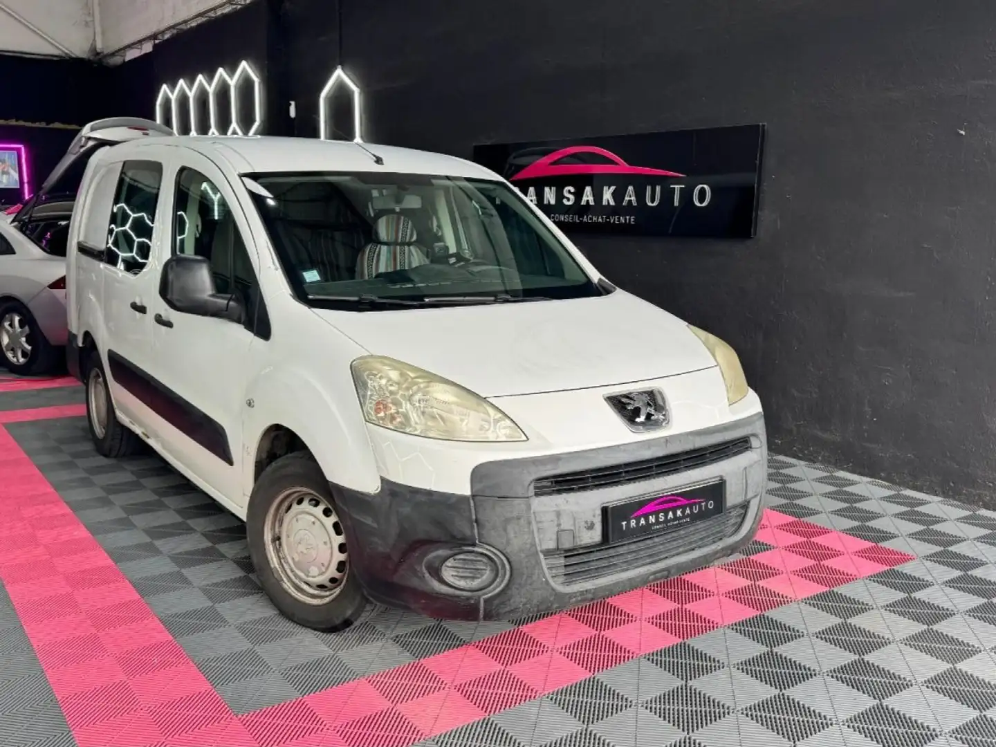 Peugeot Partner CABINE APPROFONDIE L2 1.6 HDI 90 ch ~ 5 Places ~ Blanc - 1