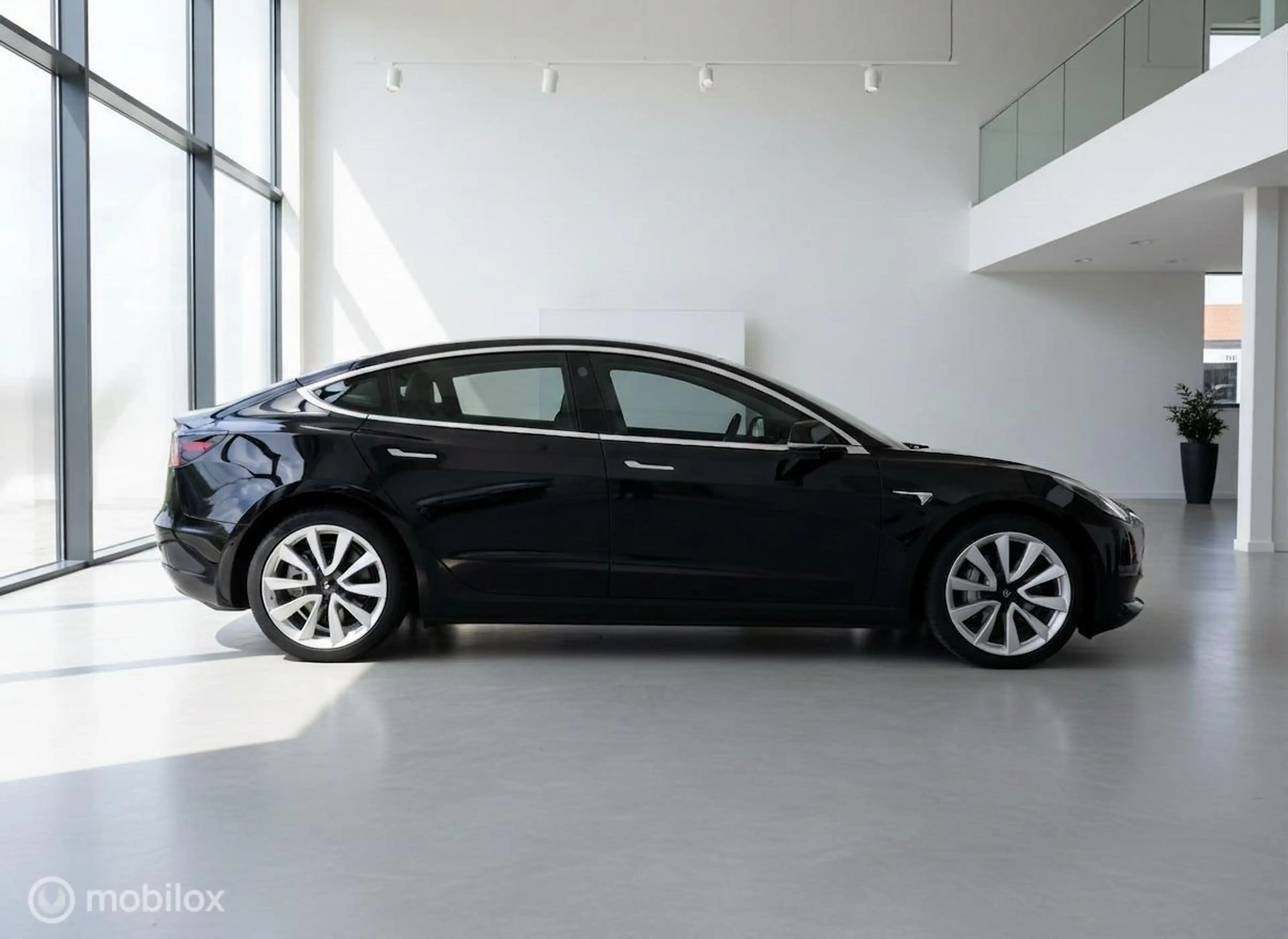 Tesla Model 3 Long Range AWD | 75 kWh | SOH 82% | MOBA | Autopil — photo 10