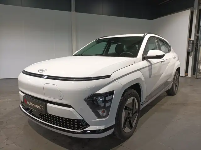 Hyundai Kona view 3