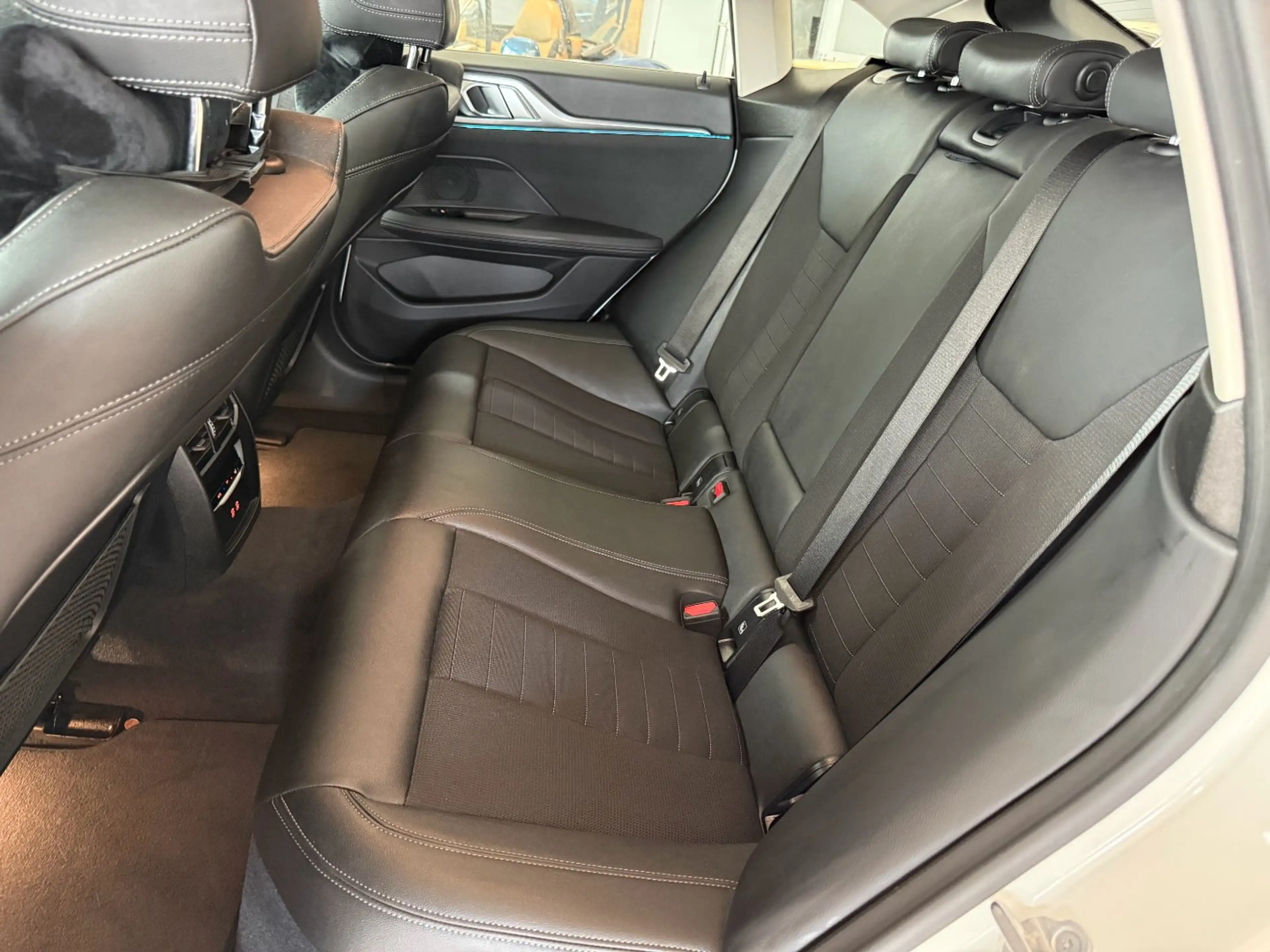 BMW i4 40 eDrive*NAVI*Sitzheizung — photo 11