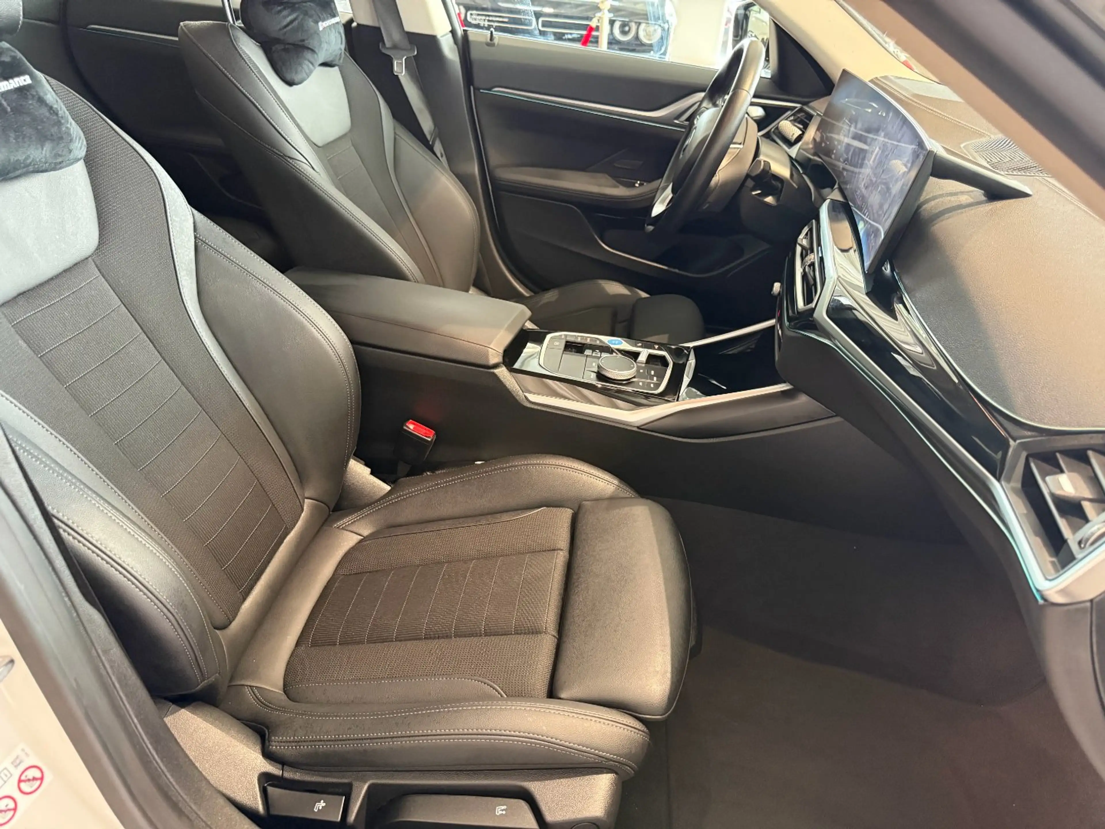 BMW i4 40 eDrive*NAVI*Sitzheizung — photo 12