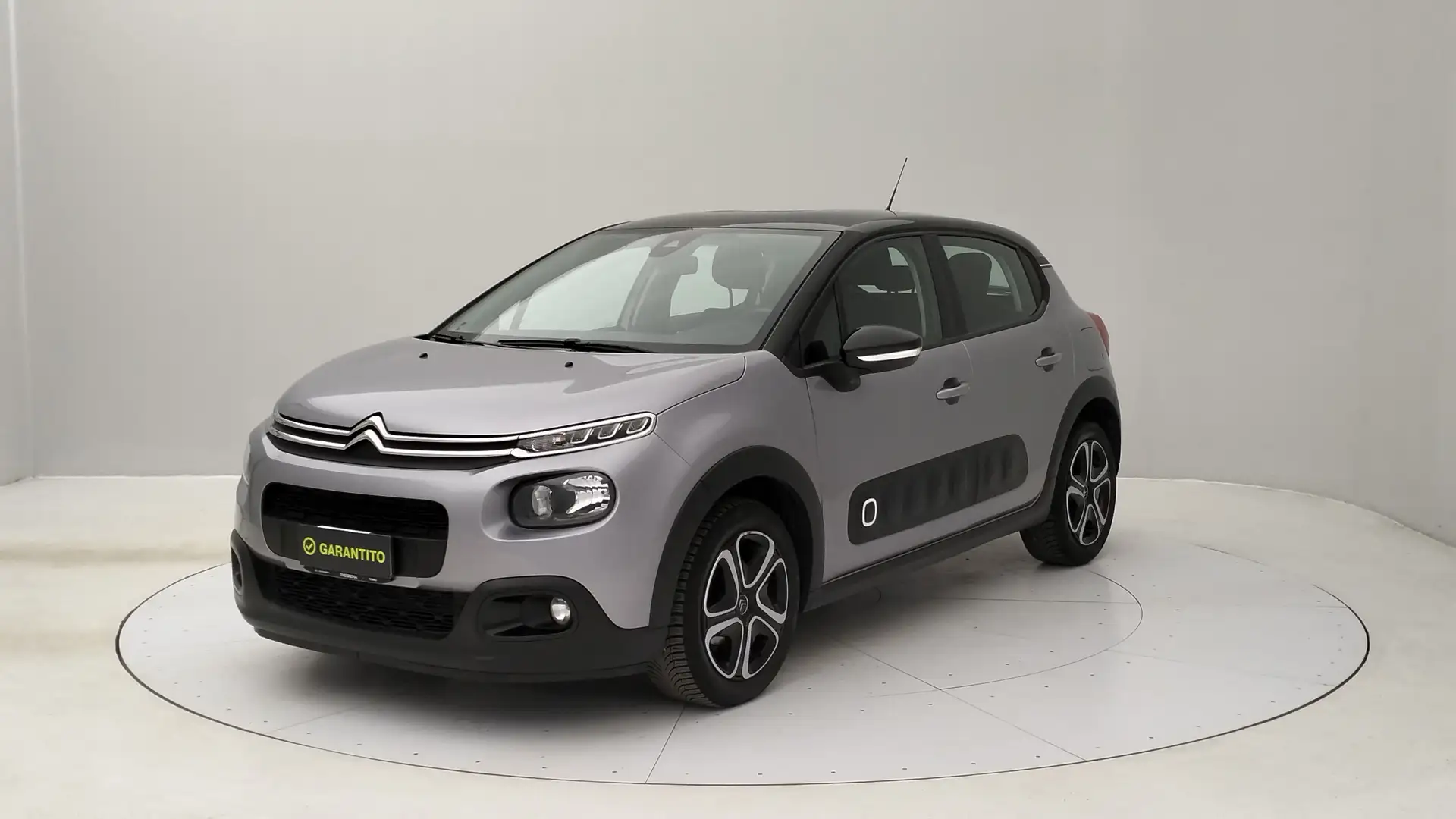 Citroen C3 1.2 PureTech Shine Argento - 1