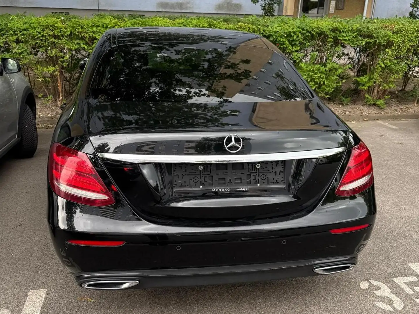 Mercedes-Benz E 200 E 200 d Austria Edition Aut. Austria Edition Schwarz - 2
