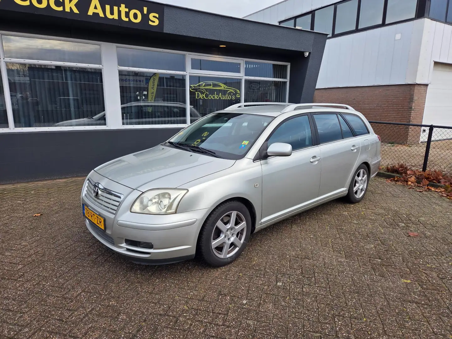 Toyota Avensis Wagon 2.0 VVTi Linea Luna Gri - 2