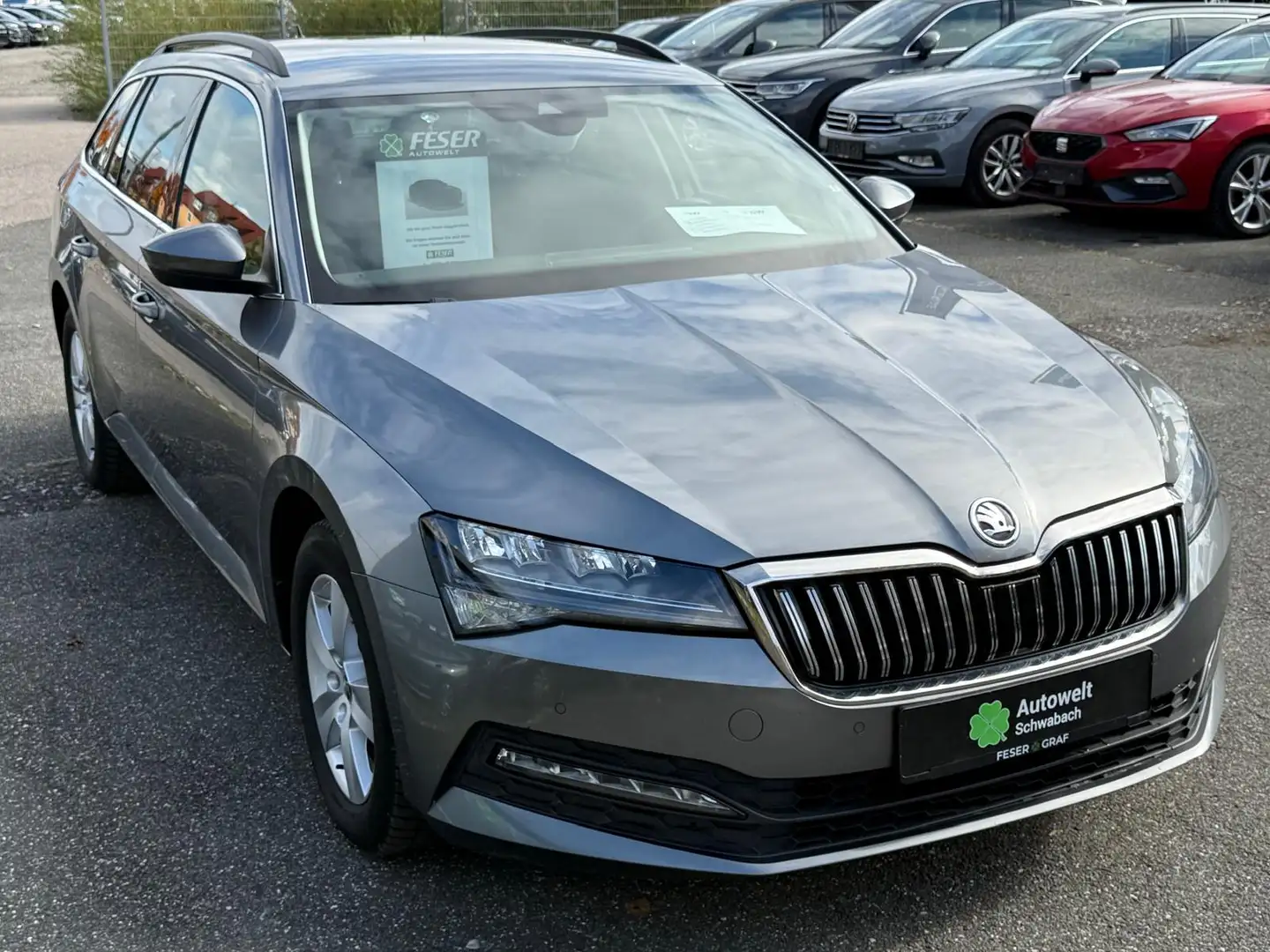 Skoda Superb Combi 2.0 TDI DSG LED APP AHK ACC Grau - 2