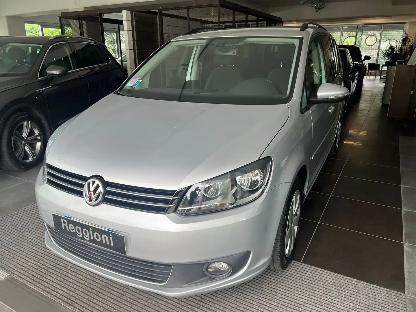 Volkswagen Touran Touran 1.6 TDI Comfortline Plateado - 1