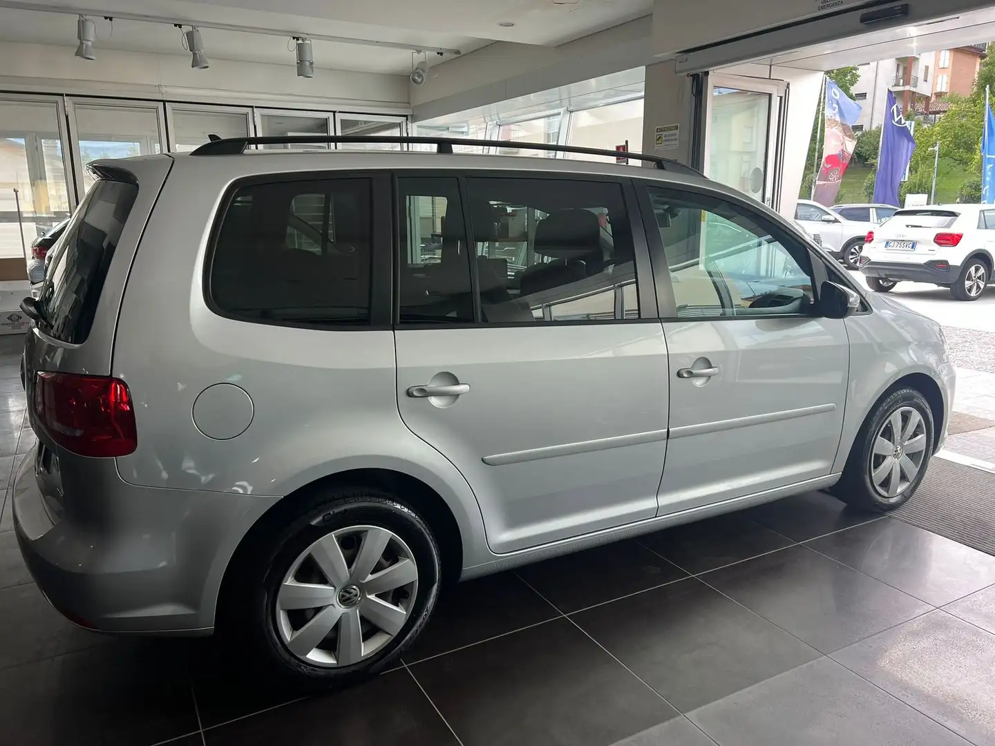 Volkswagen Touran Touran 1.6 TDI Comfortline Silber - 2