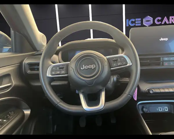 Jeep Avenger view 11