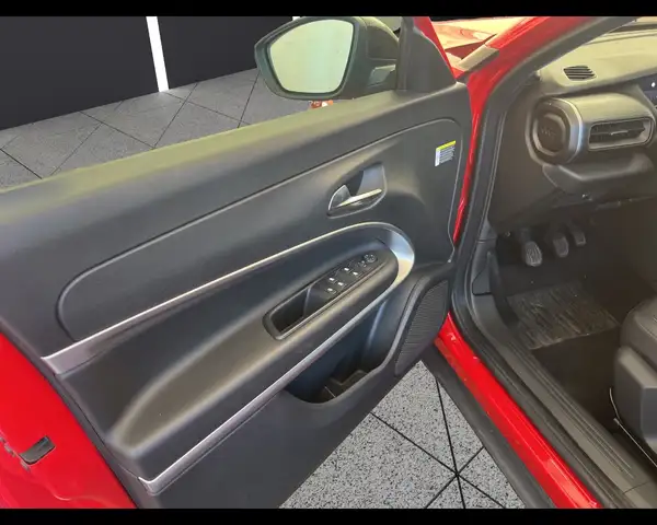 Jeep Avenger view 15