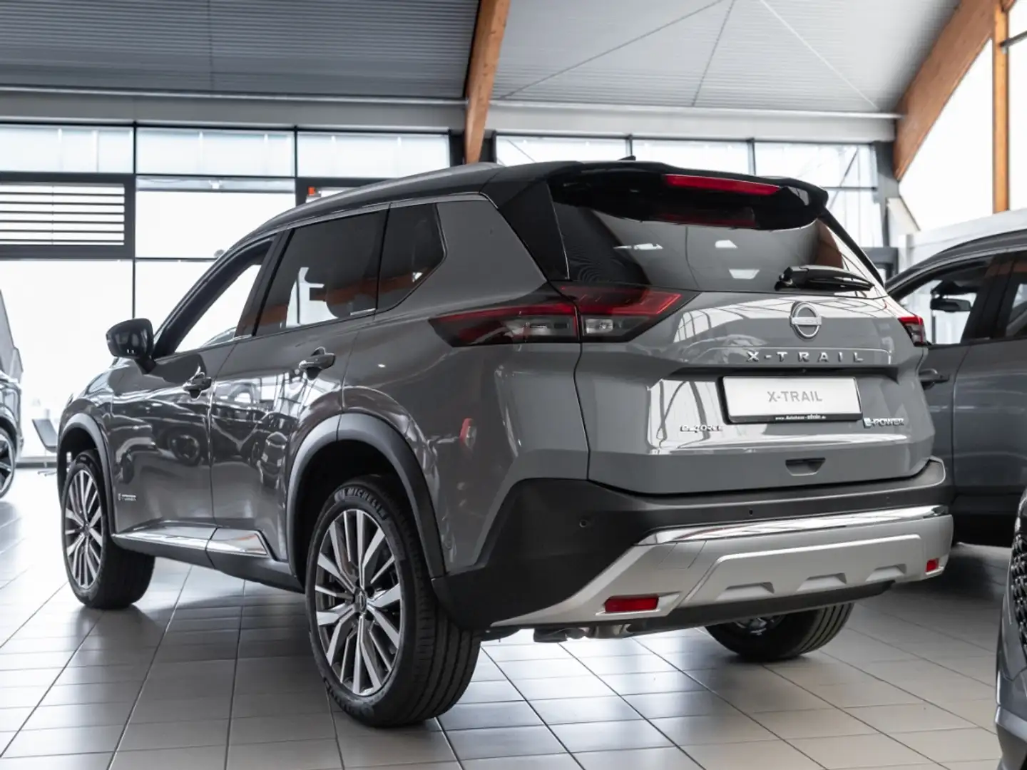 Nissan X-Trail Tekna+  e-Power e-4ORCE 4x4  Hybrid 3-Zonen Klima Grau - 2