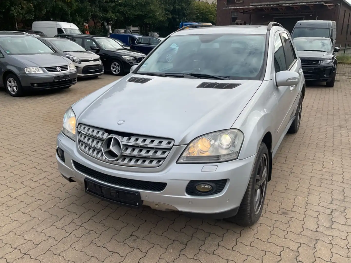 Mercedes-Benz ML 320 ML -Klasse Silber - 2