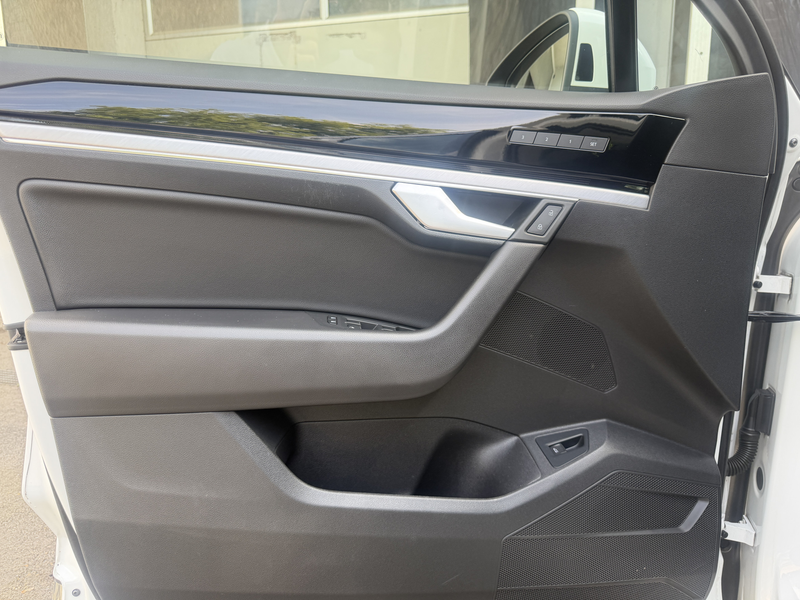 Volkswagen Touareg Elegance LED ACC Virtual Pano Belüftung — photo 11