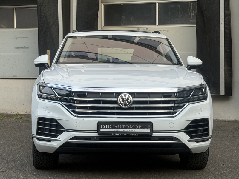 Volkswagen Touareg Elegance LED ACC Virtual Pano Belüftung — photo 10