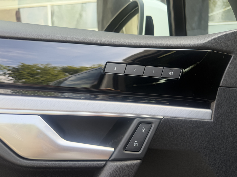 Volkswagen Touareg Elegance LED ACC Virtual Pano Belüftung — photo 12