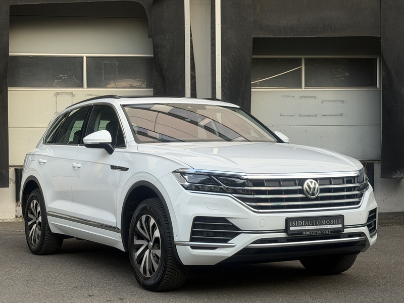 Volkswagen Touareg Elegance LED ACC Virtual Pano Belüftung — photo 9
