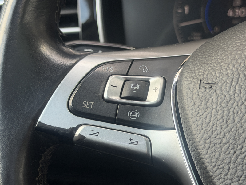 Volkswagen Touareg Elegance LED ACC Virtual Pano Belüftung — photo 33