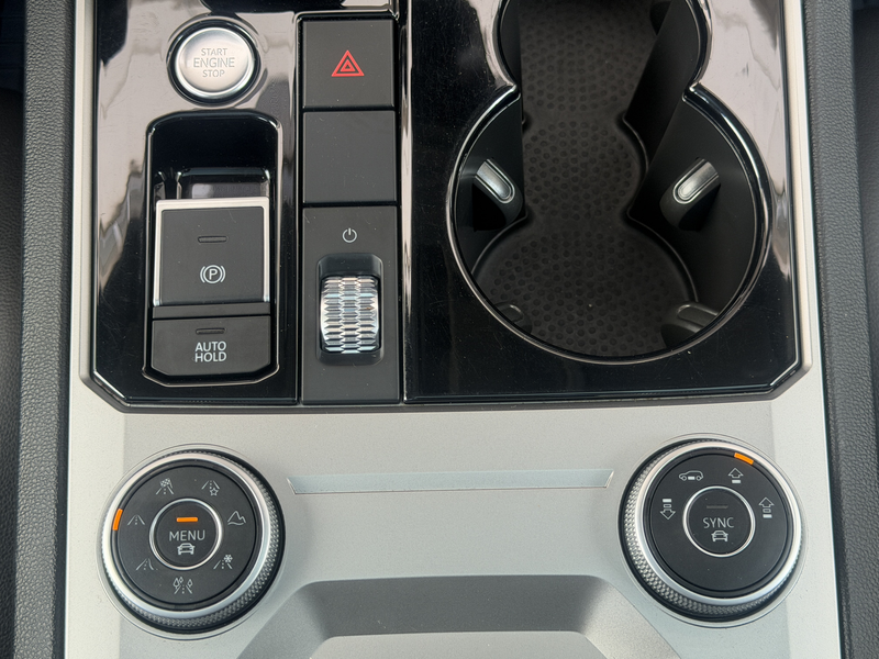 Volkswagen Touareg Elegance LED ACC Virtual Pano Belüftung — photo 25