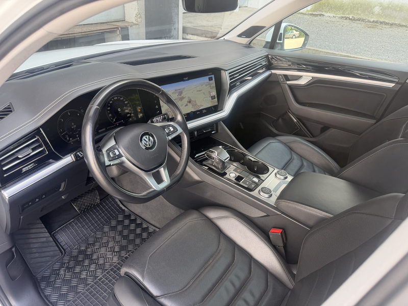 Volkswagen Touareg Elegance LED ACC Virtual Pano Belüftung — photo 13