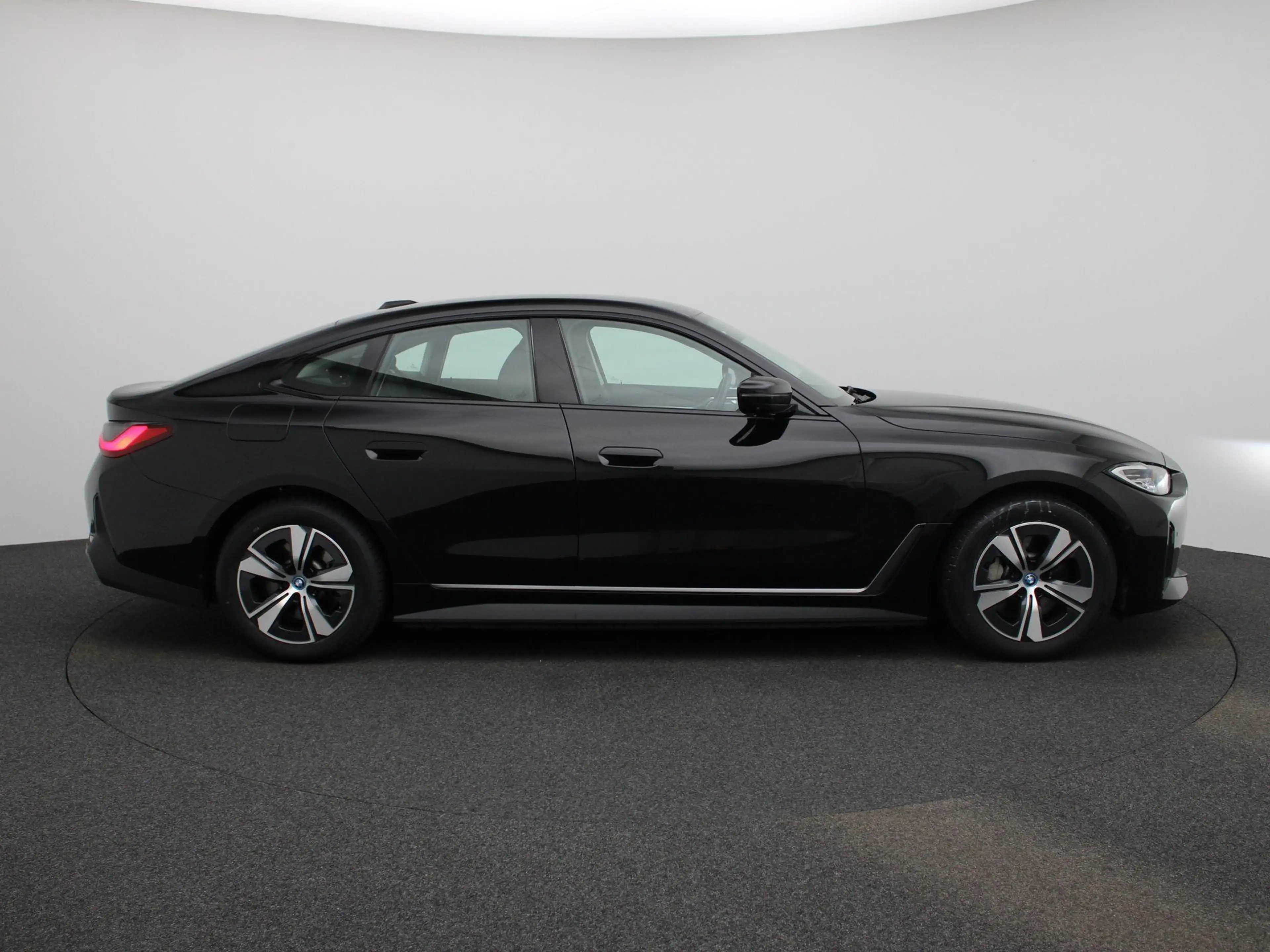 BMW i4 eDrive40 High Executive 84 kWh | WORDT VERWACHT | — photo 6
