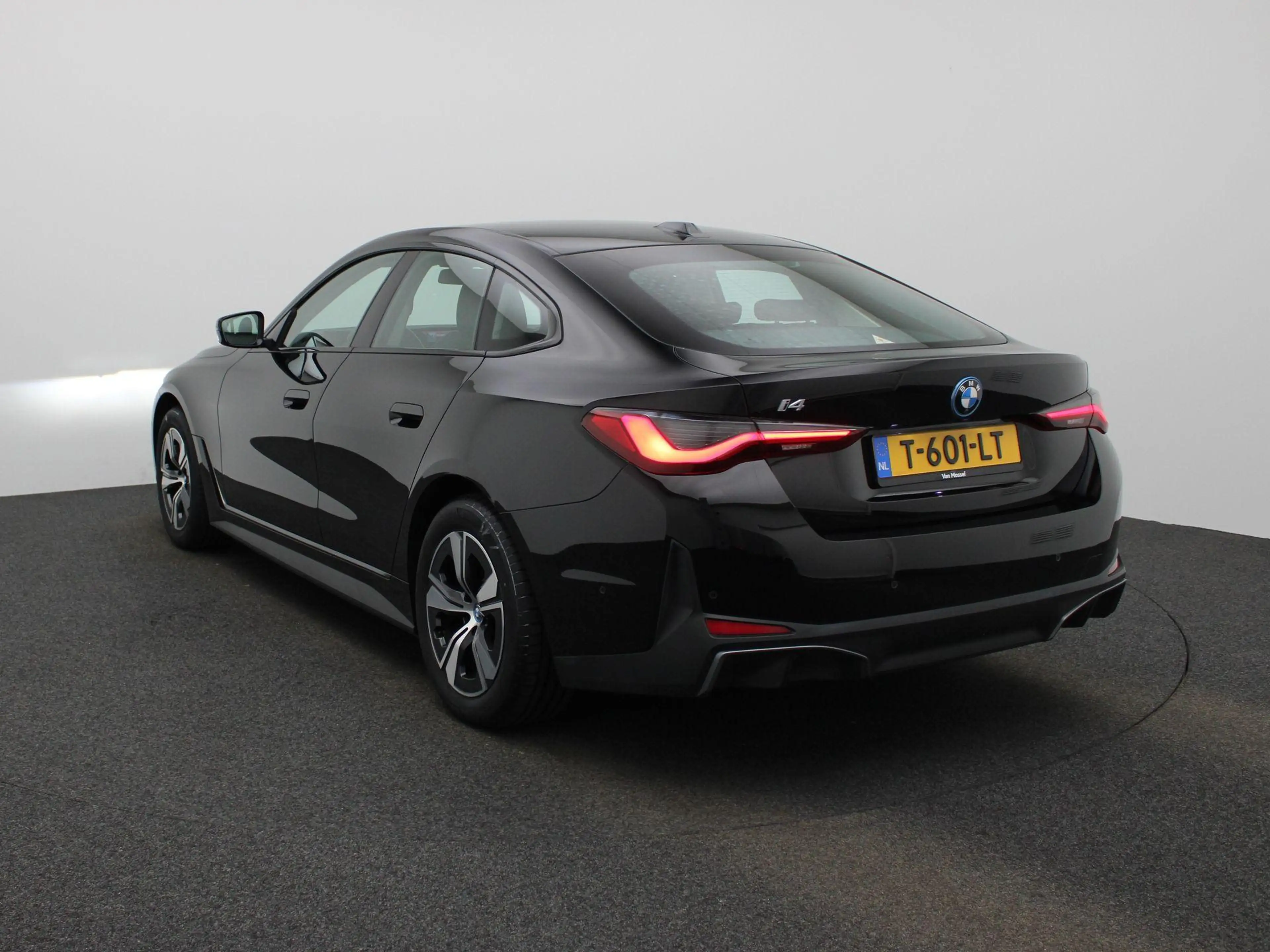 BMW i4 eDrive40 High Executive 84 kWh | WORDT VERWACHT | — photo 2