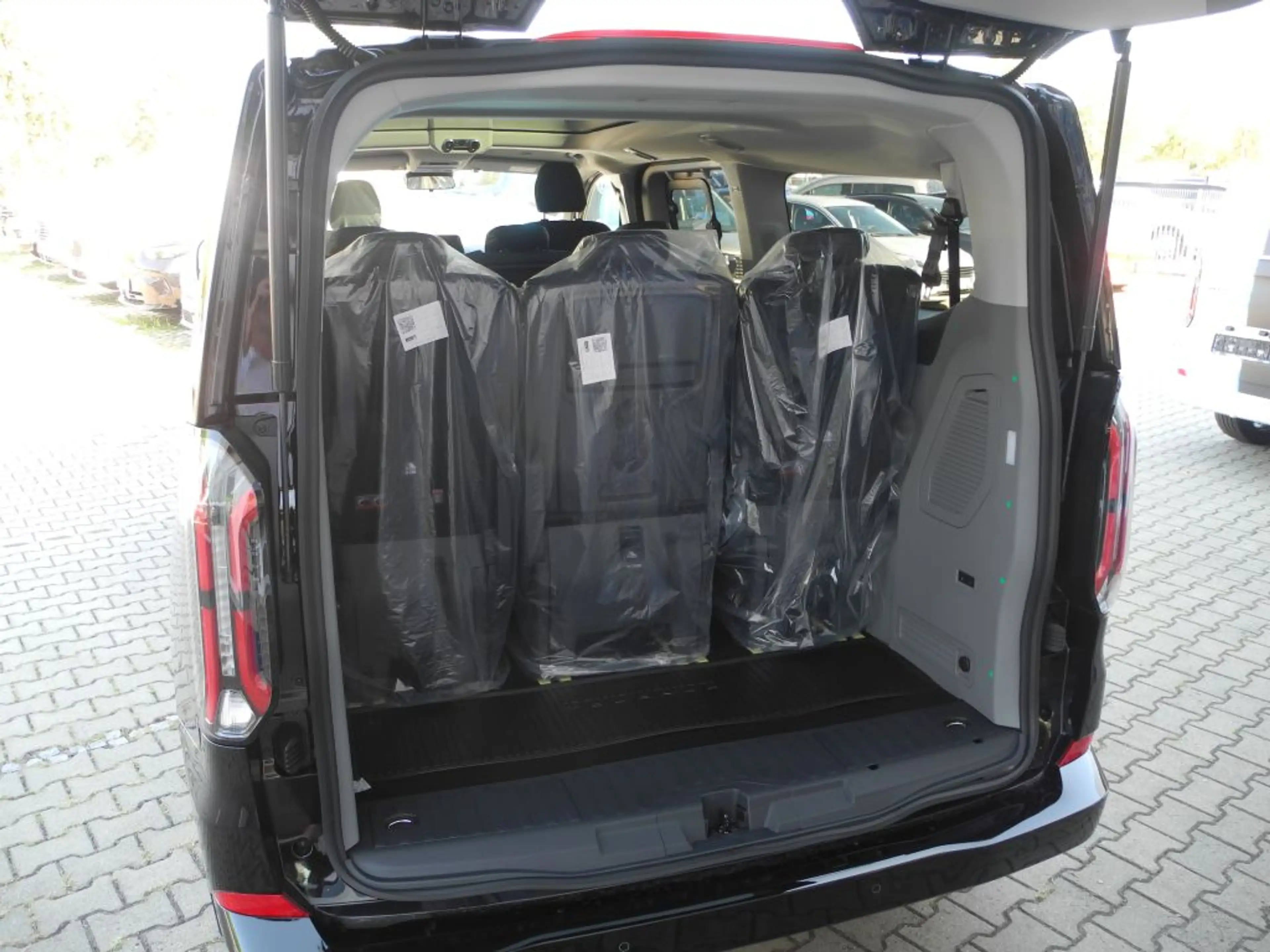 Ford Tourneo Custom L2 4x4 Autm. Titanium X - Panor., Matrix, Standh. — photo 8