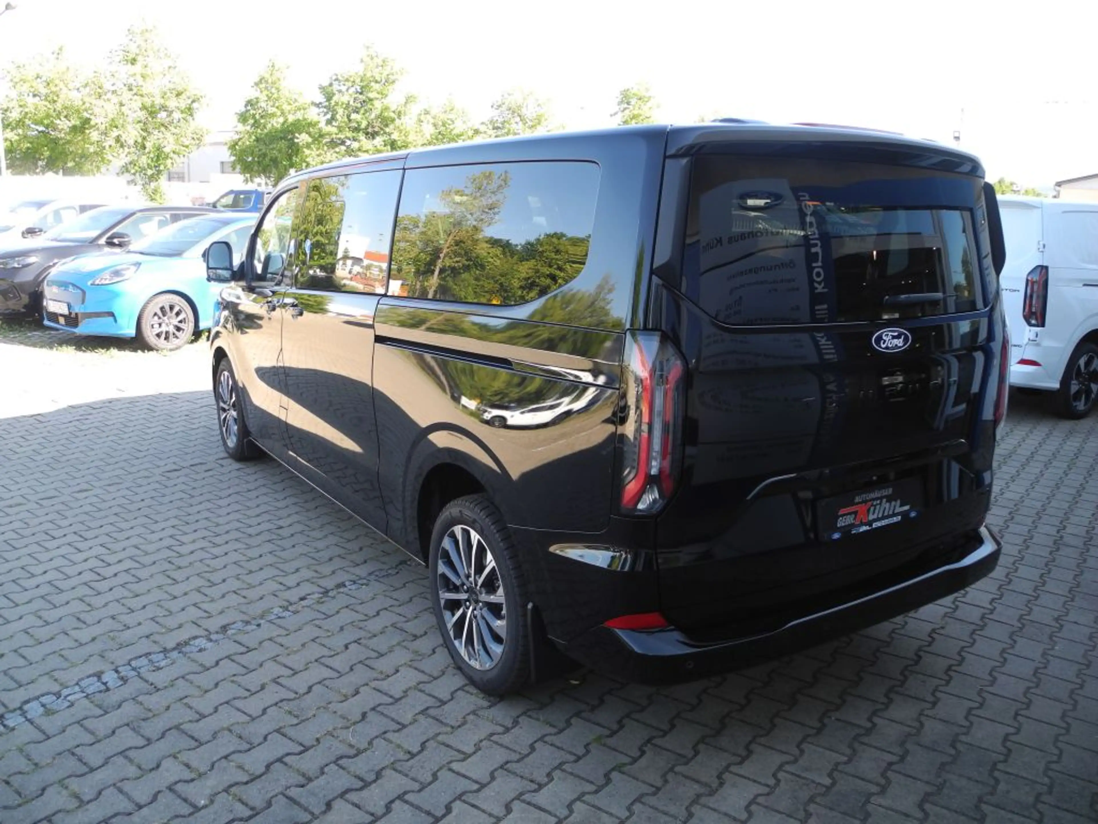 Ford Tourneo Custom L2 4x4 Autm. Titanium X - Panor., Matrix, Standh. — photo 4
