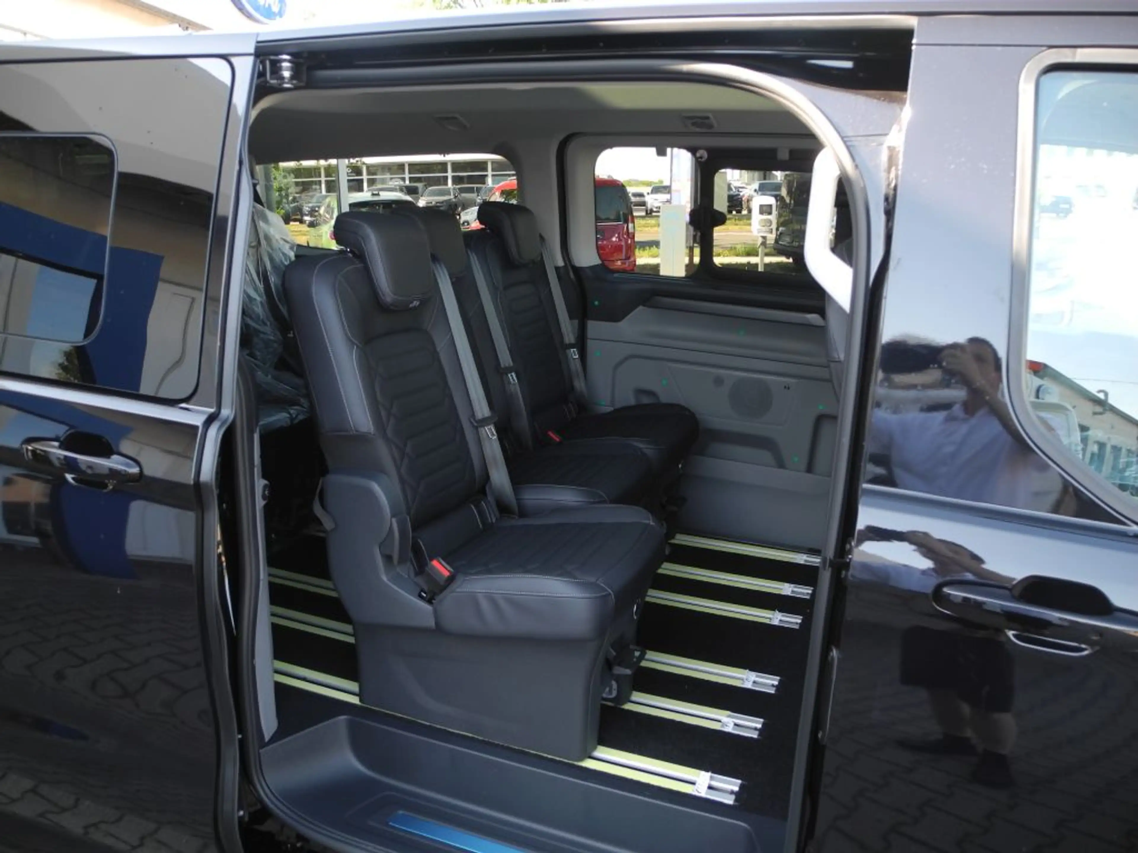 Ford Tourneo Custom L2 4x4 Autm. Titanium X - Panor., Matrix, Standh. — photo 7