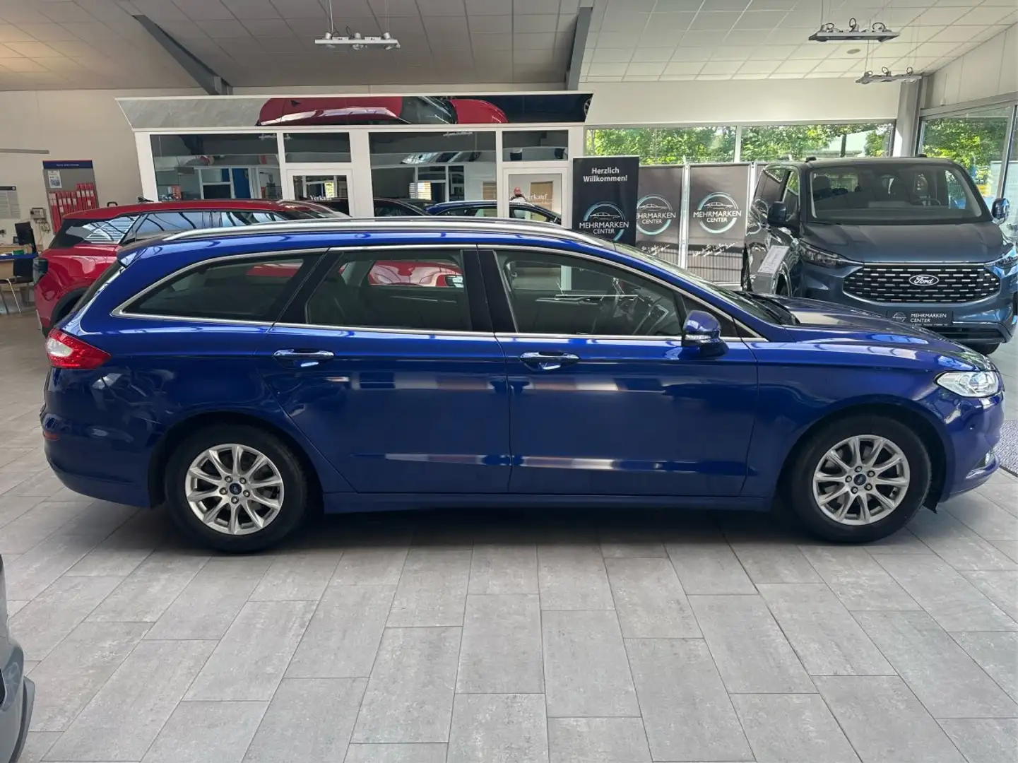 Ford Mondeo Turnier 1.5 EcoBoost Business Edition Bleu - 2