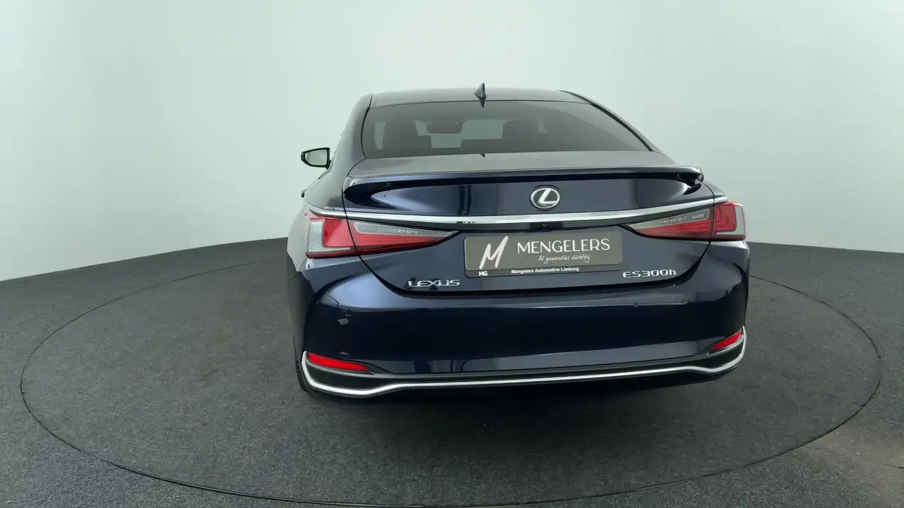 Lexus ES 2026