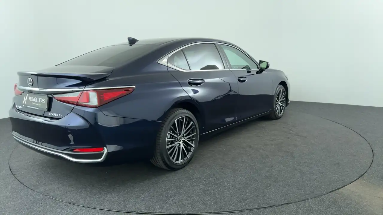 Lexus ES 2026