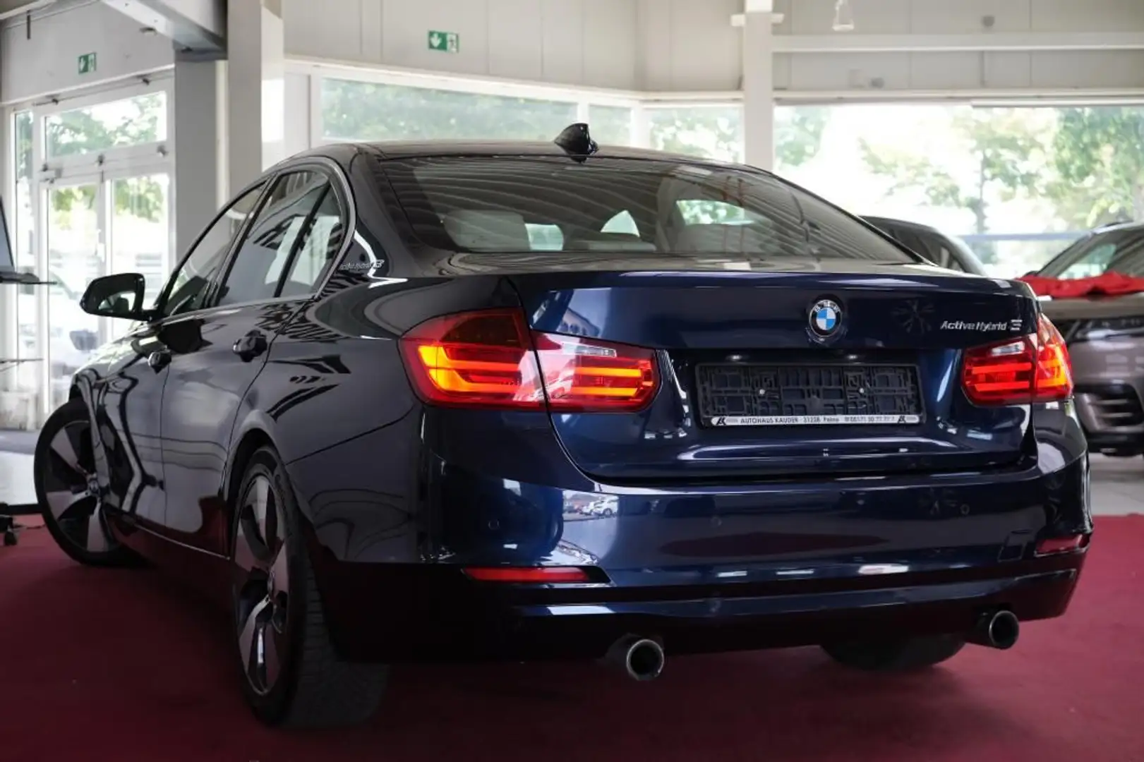 BMW 335 M Sport *LED*LEDER*Navi*Kamera* Blau - 2