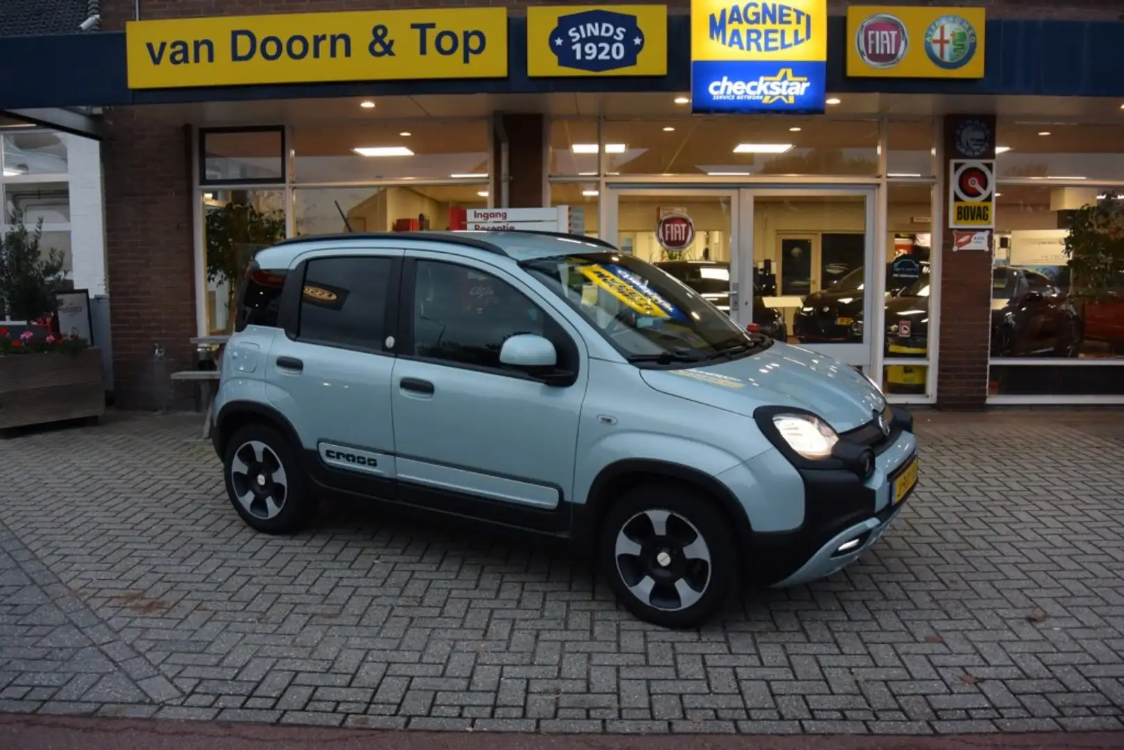 Fiat Panda 1.0 Hybrid City Cross Groen - 1