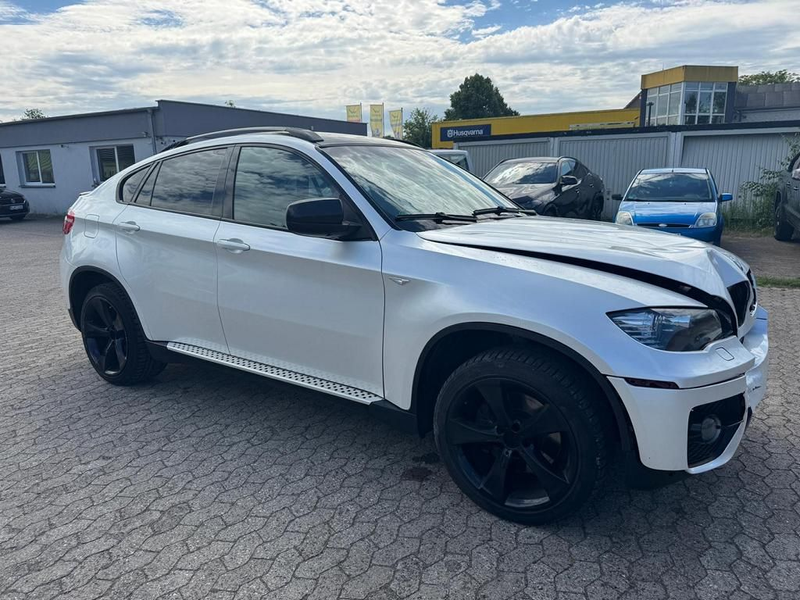 BMW X6 xDrive 40d — photo 2