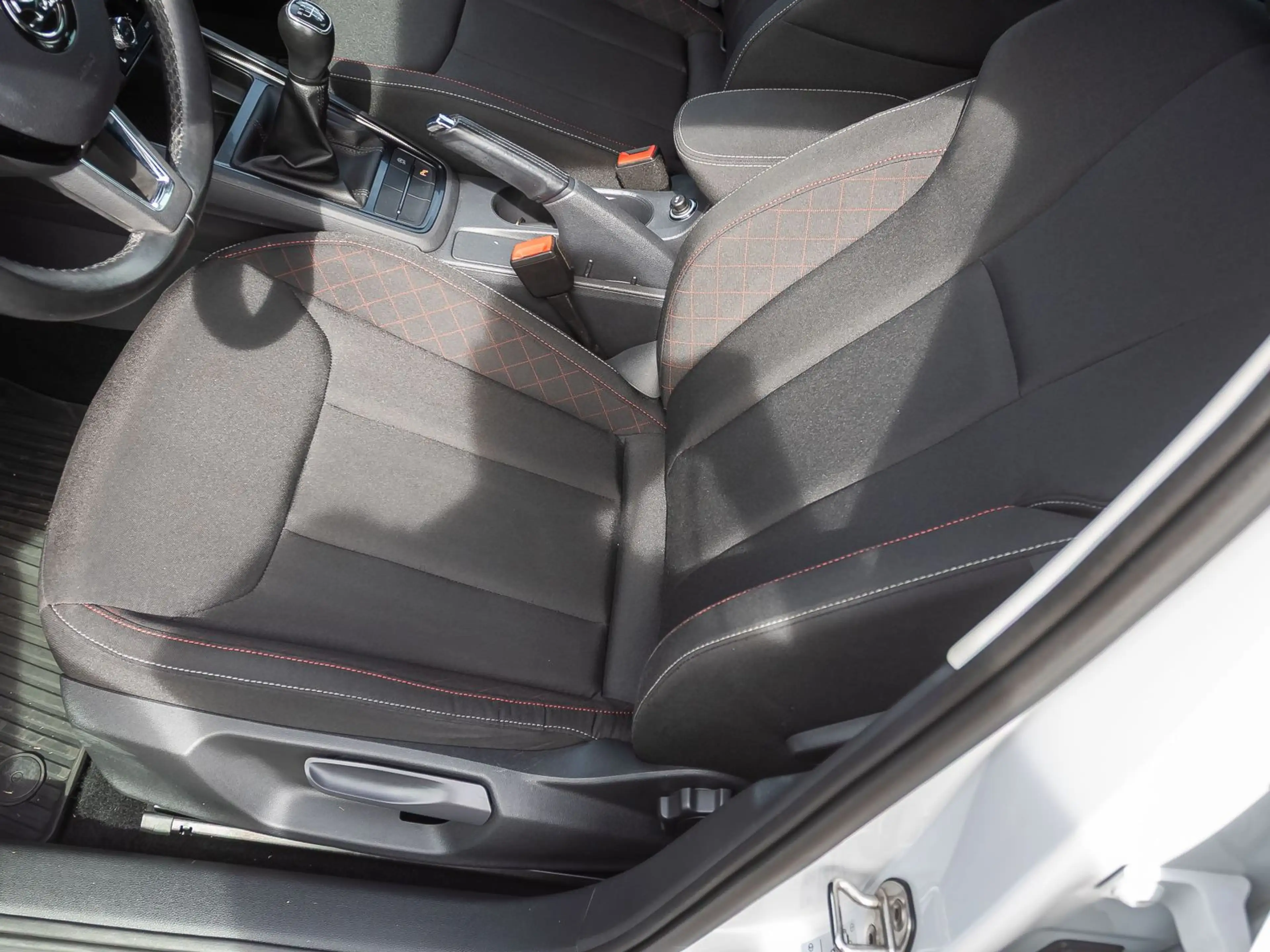 Skoda Scala Ambition 1.0TSI LED EPH KESSY CarPlay — photo 12