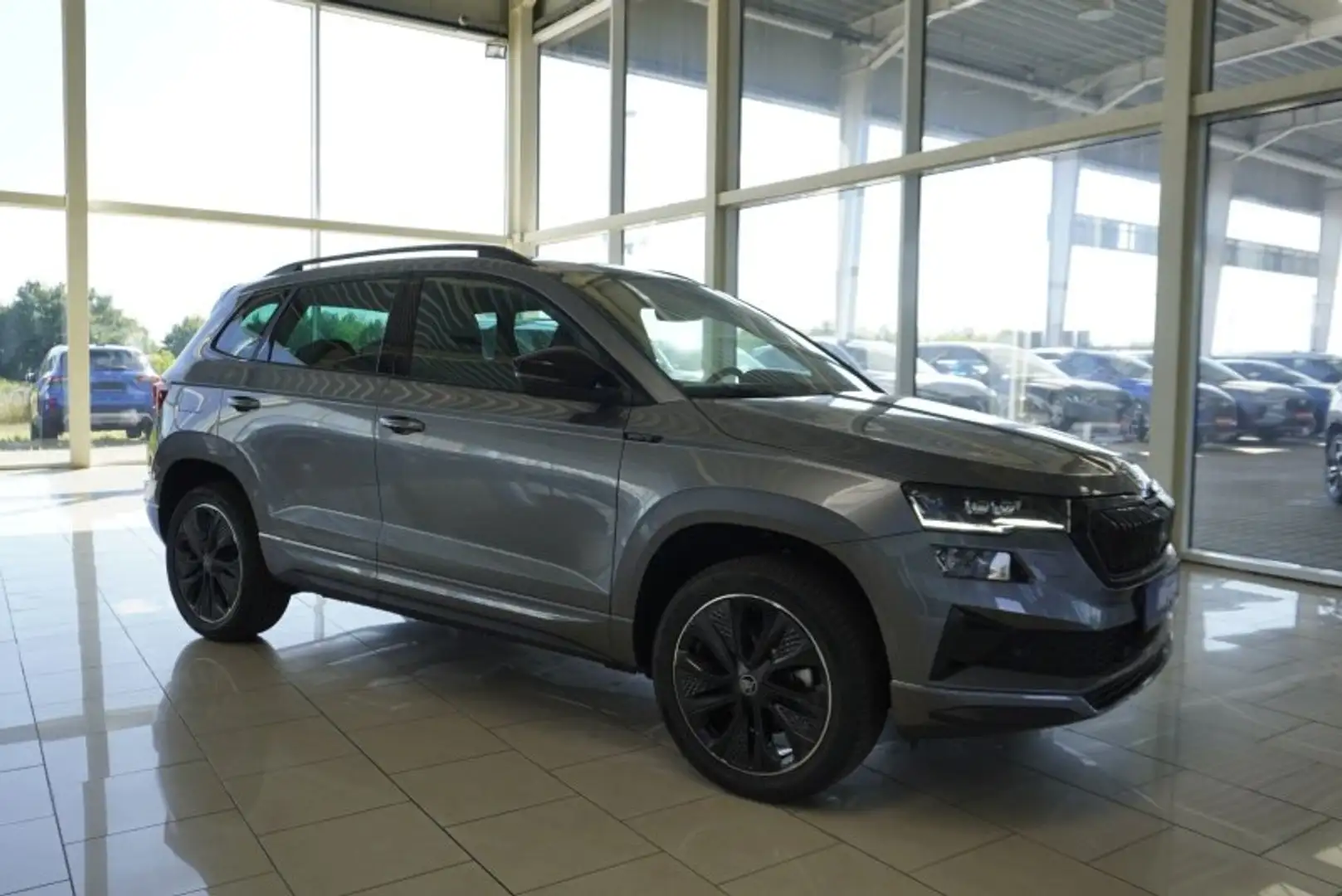 Skoda Karoq Sportline 1,5TSI DSG 4*J.Gar/Pano/aAHK/Matrix/Navi Grey - 2